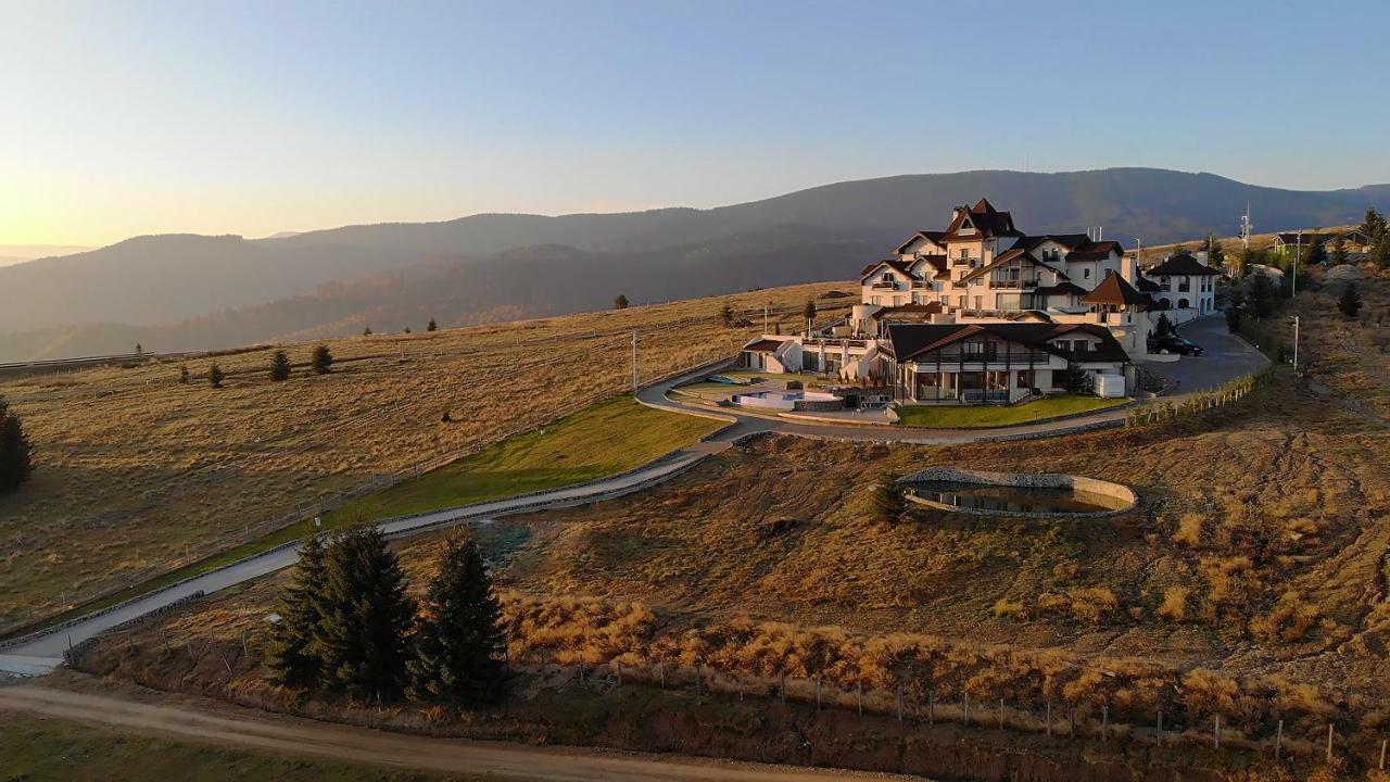 Hotel Castelnor Păltiniş Esterno foto