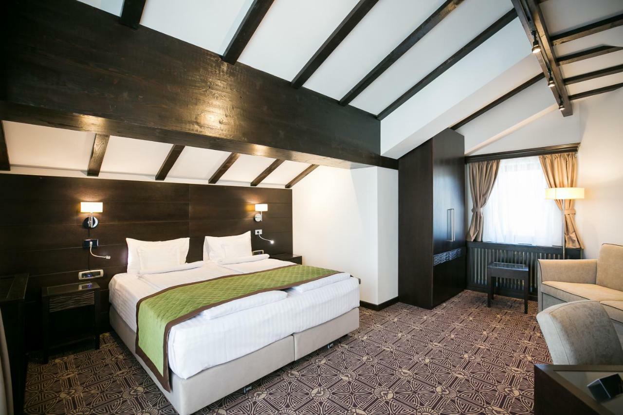 Hotel Castelnor Păltiniş Esterno foto