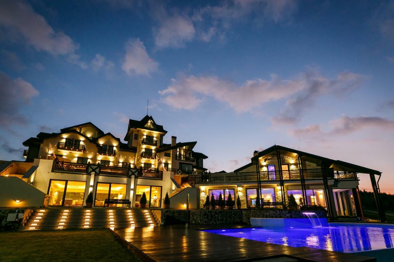 Hotel Castelnor Păltiniş Esterno foto
