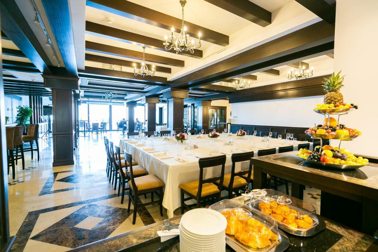 Hotel Castelnor Păltiniş Esterno foto