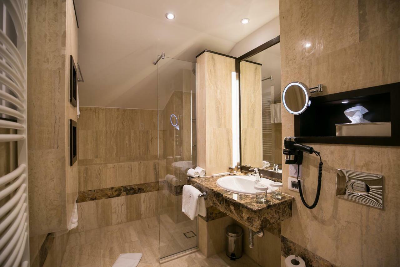 Hotel Castelnor Păltiniş Esterno foto