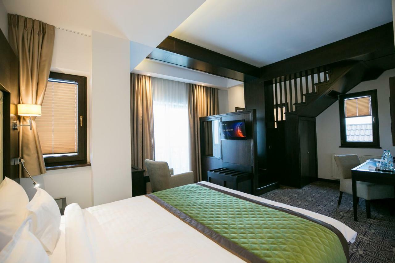 Hotel Castelnor Păltiniş Esterno foto