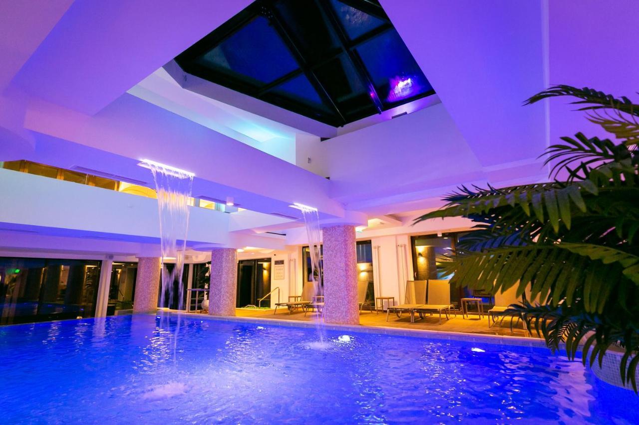 Hotel Castelnor Păltiniş Esterno foto